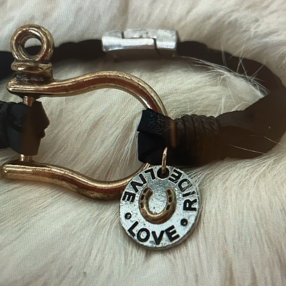 Magnetic Leather/Metal Bracelet. Never Worn. Biker Jewelry. - Picture 2 of 7